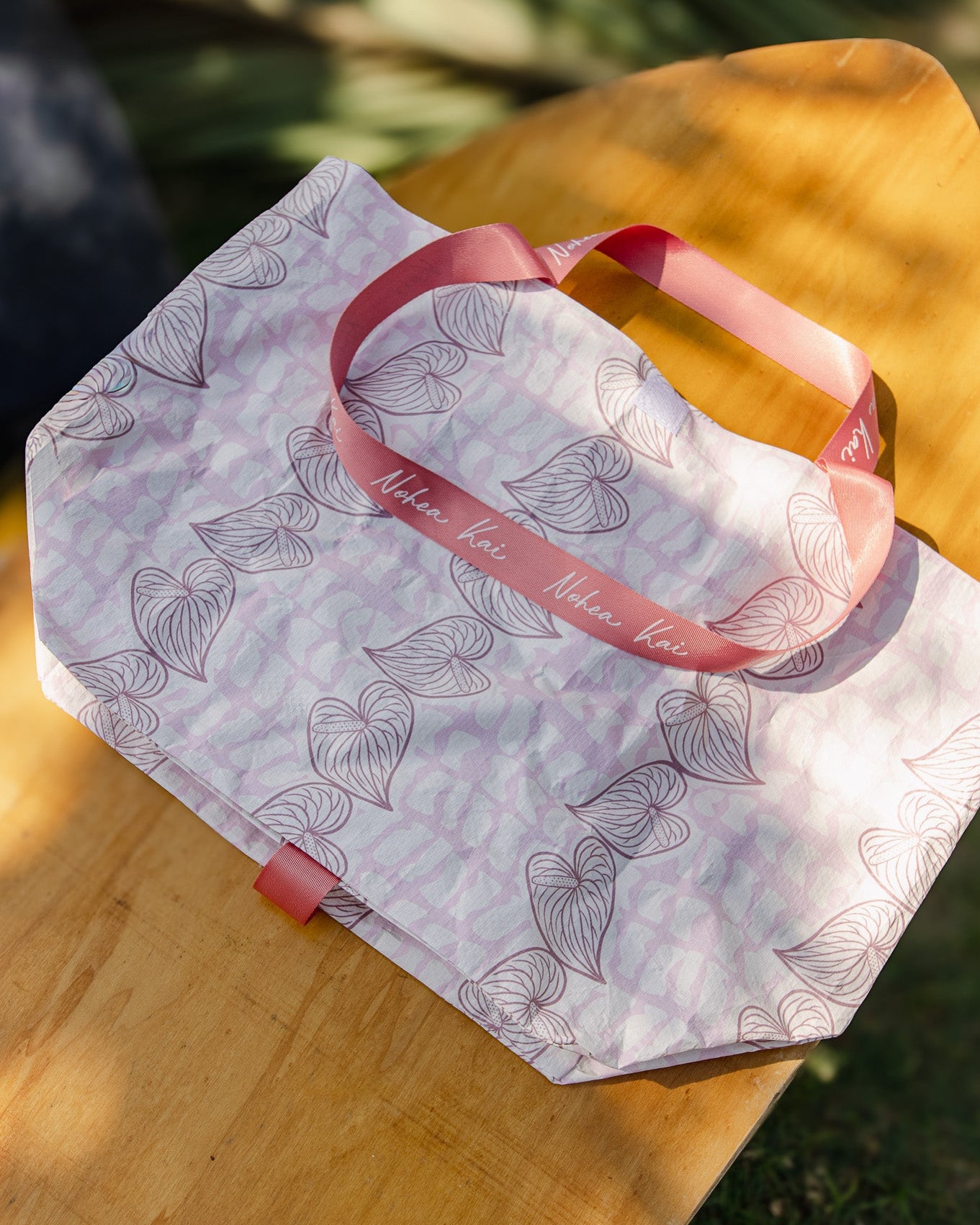 Kai Small Carry Tote in Pink Anthurium