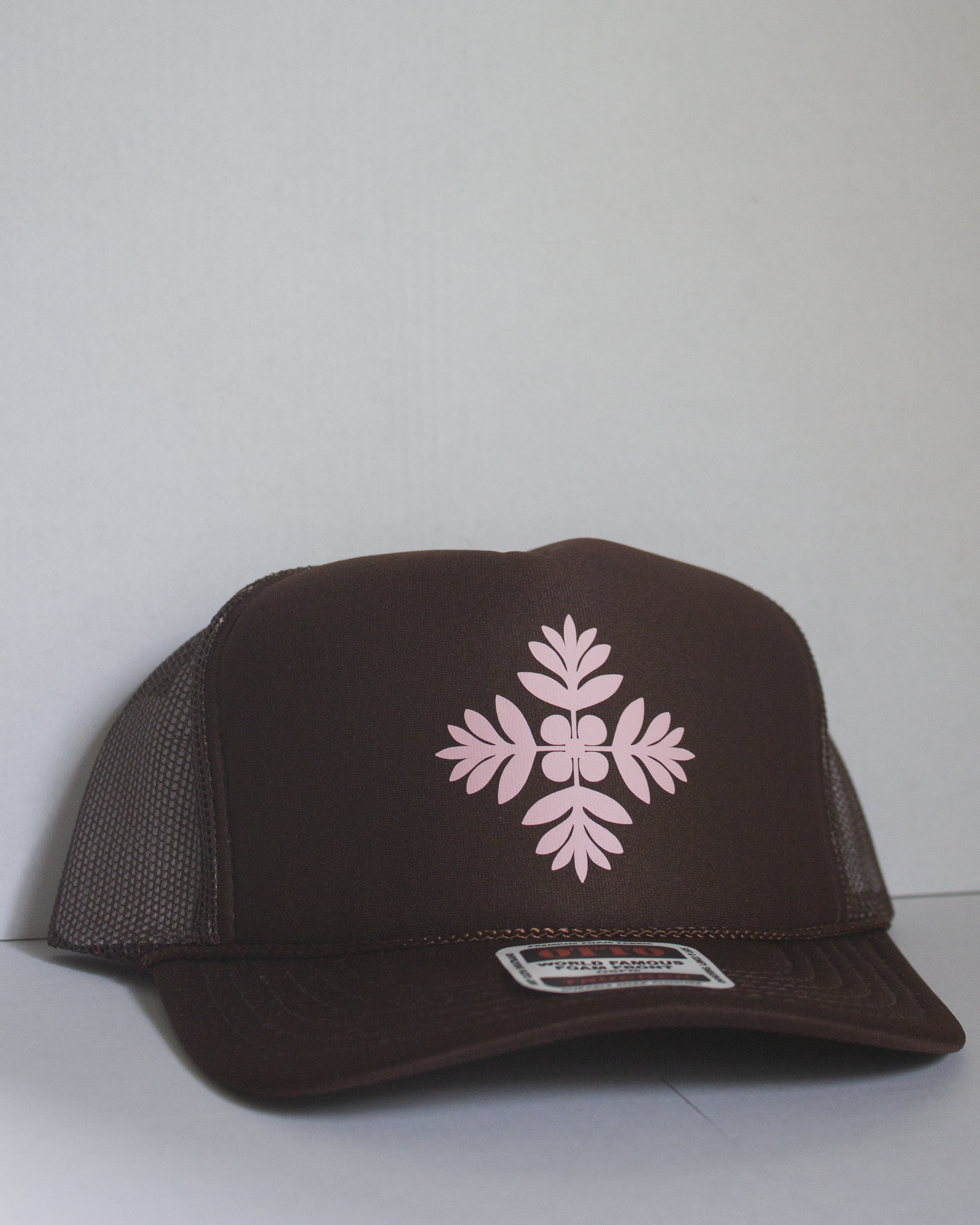Ulu Quilt Trucker Hat Brown+Pink